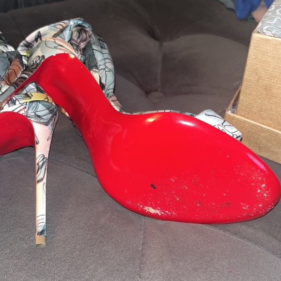 Women’s Christian louboutin heels - Picture 2 of 6